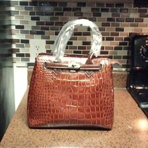 This is a very nice purse to have